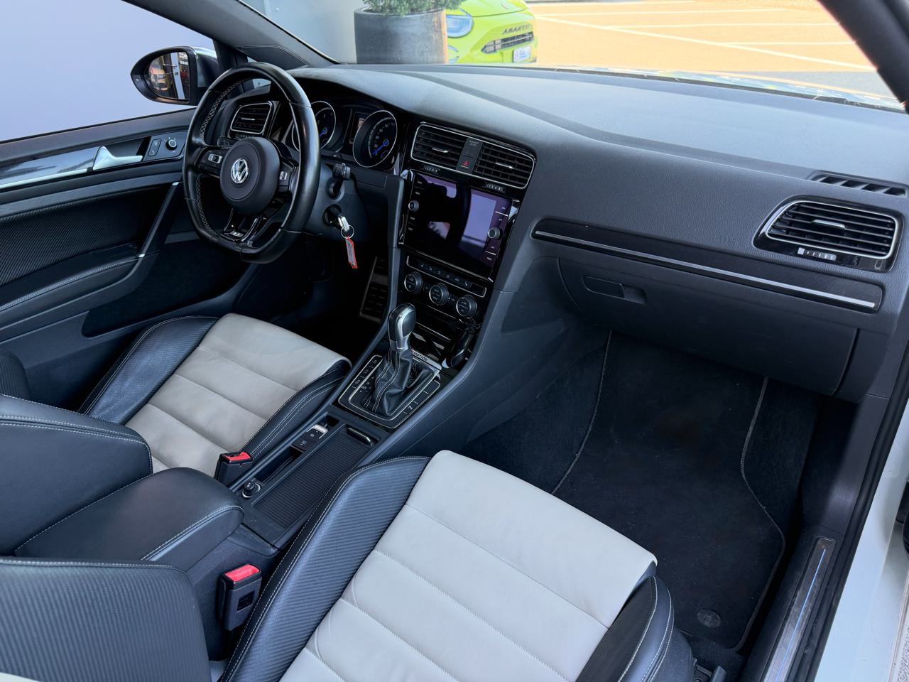 VW Golf VII 2.0 TSi R 4M