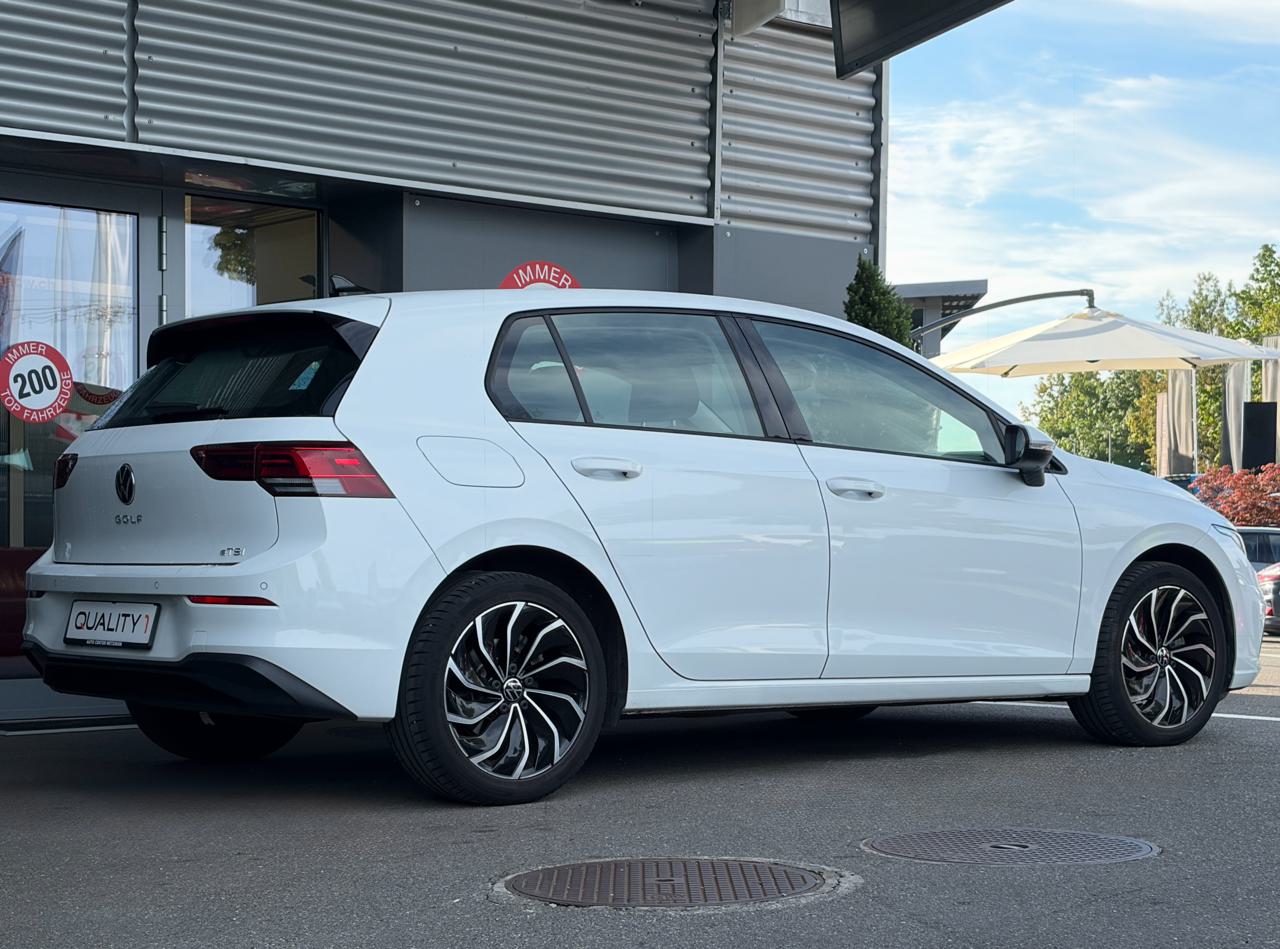 VW Golf VIII 1.0 eTSi mHEV ACT Life