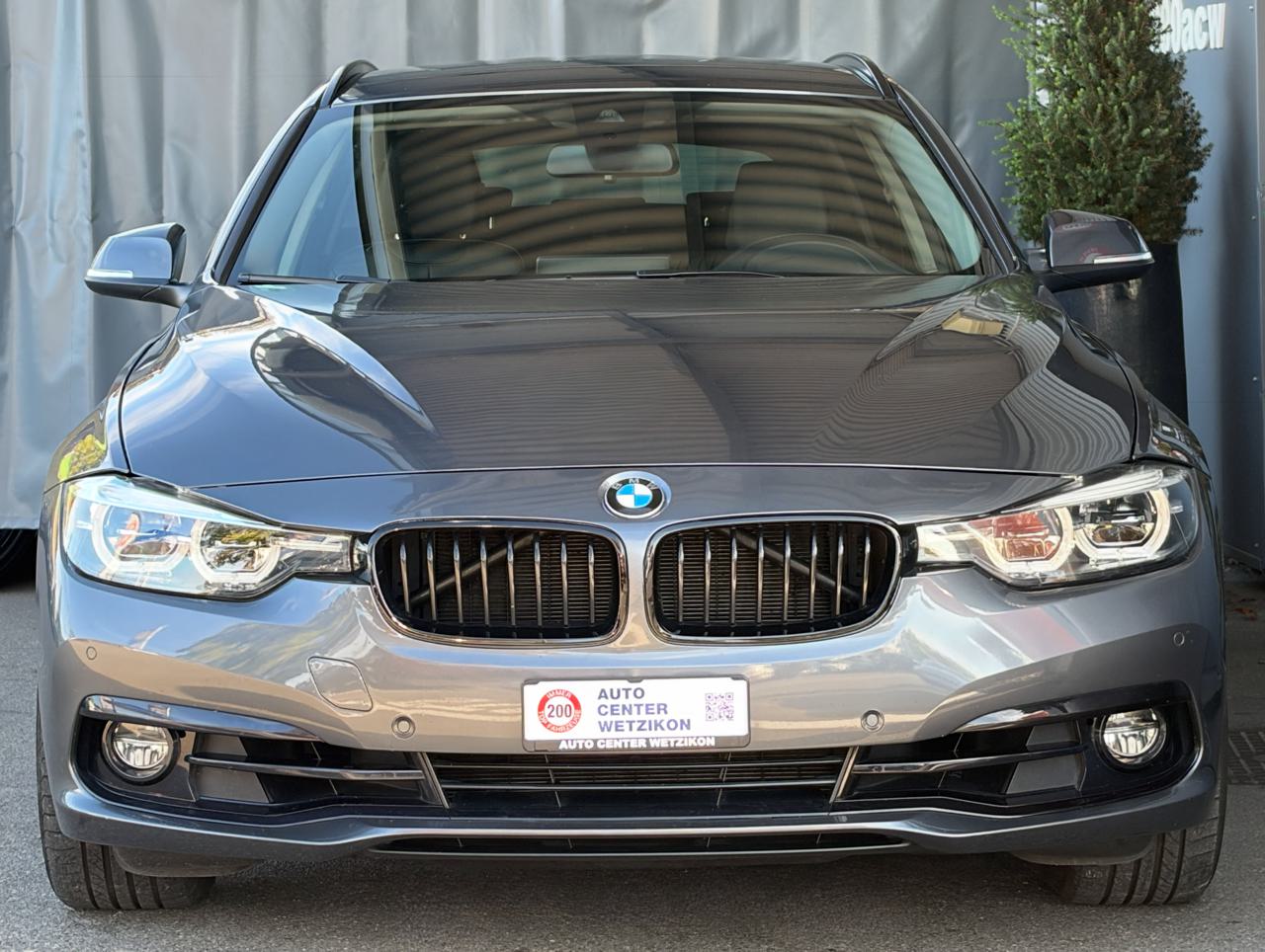 BMW 330i xDrive Touring Edition Sport Line